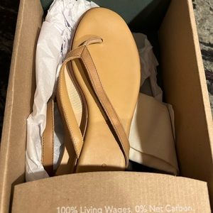 New in box Nisolo Isabel flip flops. Marked 10 but more like a 9.5 or 9